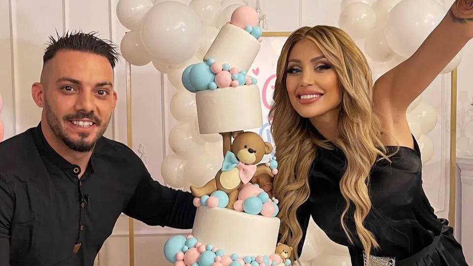 Родителите съобщиха пола на специално парти.