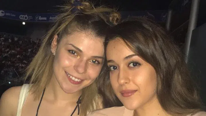 Мария(вляво) с първата си братовчедка-дъщерята на Гала