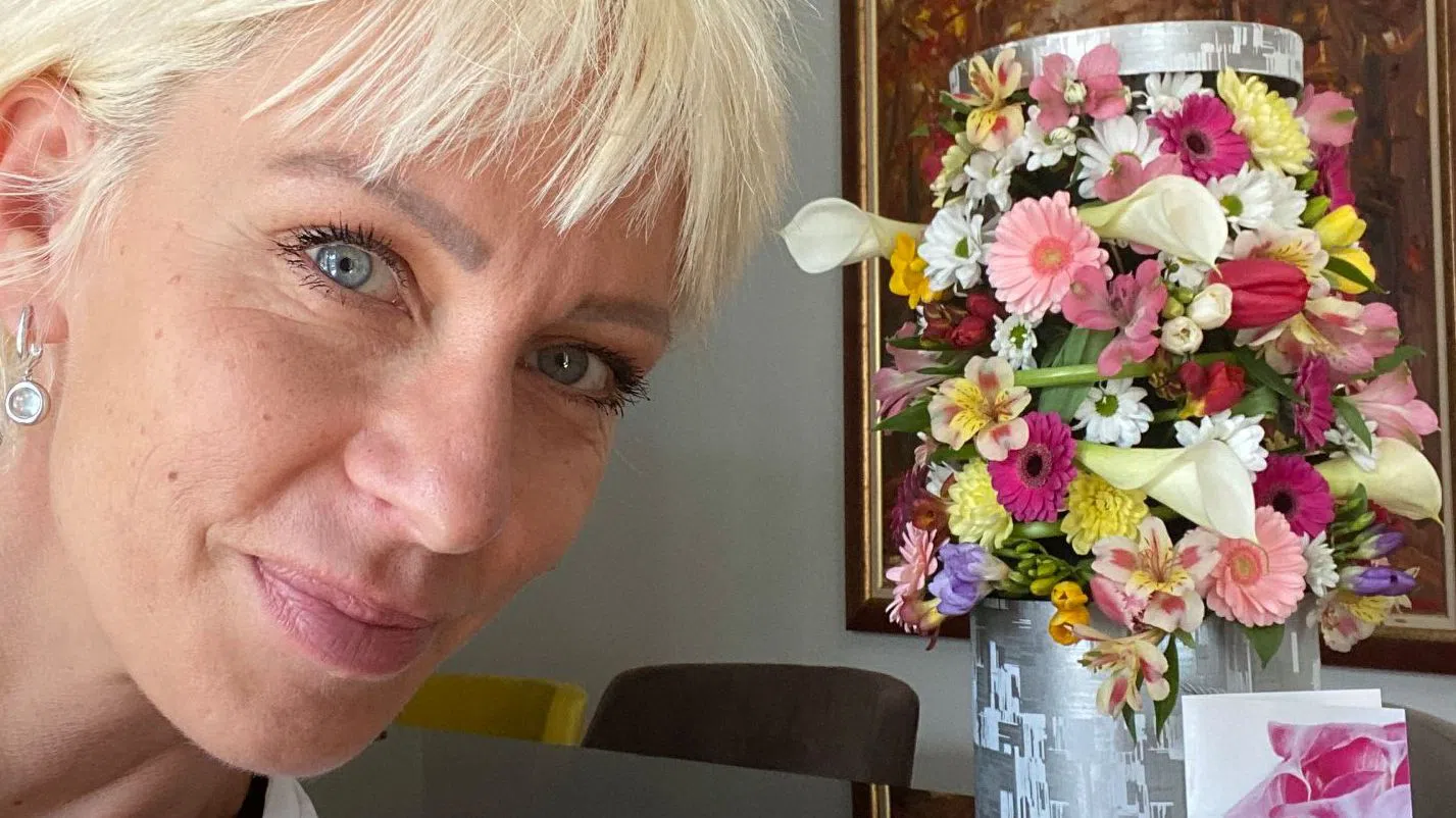 Нана Гладуиш живее на 8 минути пеша от Маями Бийч..