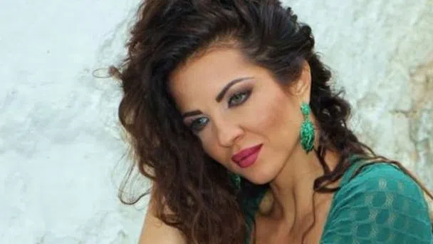 Райна също е потърпевша от кавъри, които е правила преди години.