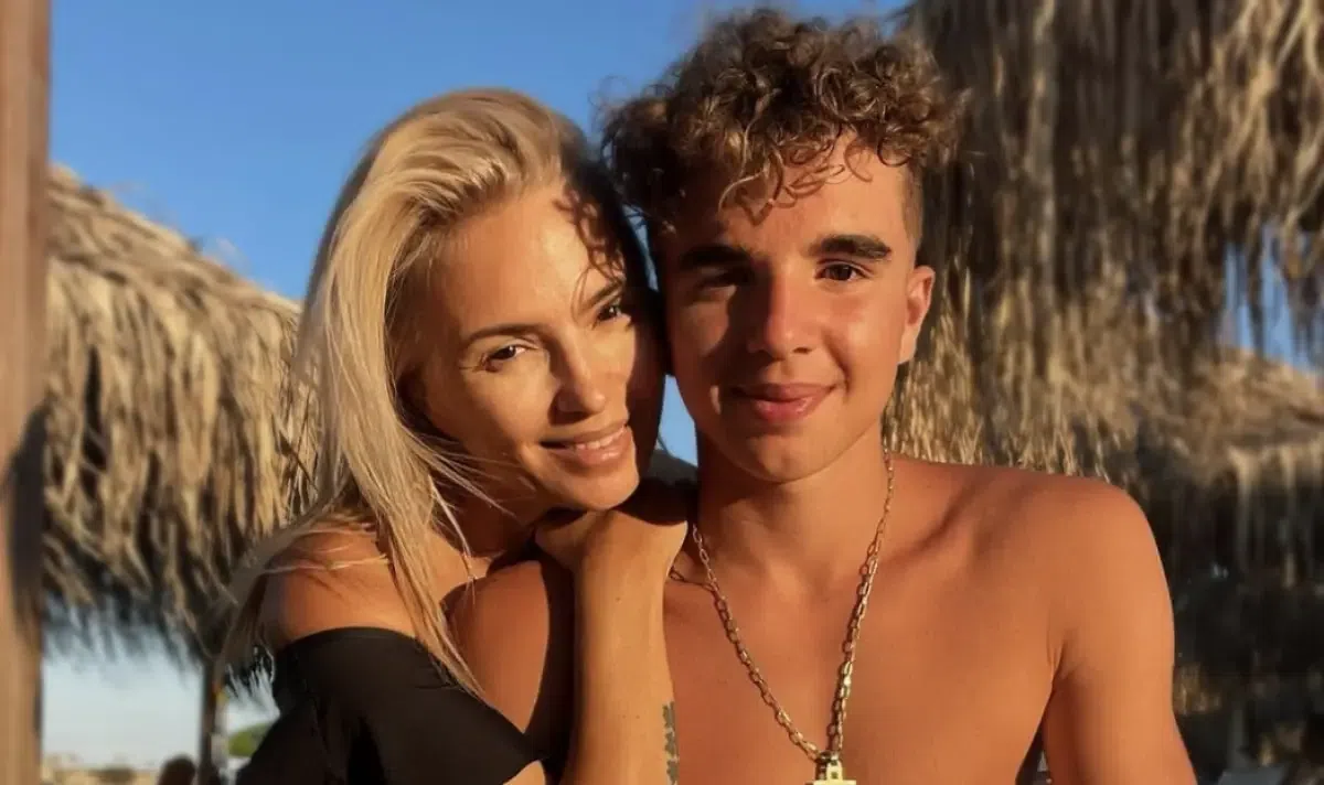 В социалните мрежи младежът разкри подробности за състоянието си и отправи послание към феновете си.