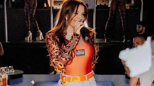 Емилия е в топ форма.