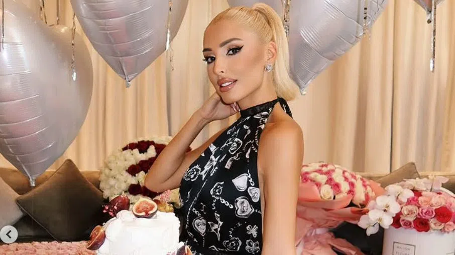 Цветелина Янева празнува 36-и рожден ден.