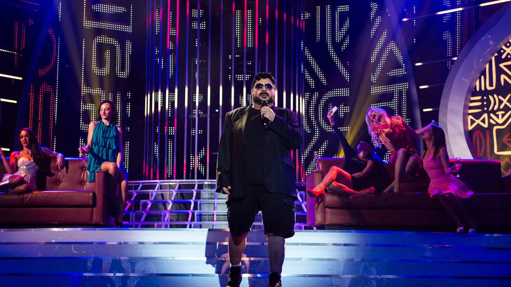 Звезди като Триантафилос