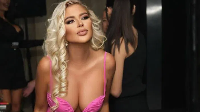 Андреа се оказа любимка на Пенчева.