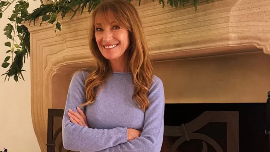 Джейн Сиймор разкрива тайната на младия дух.