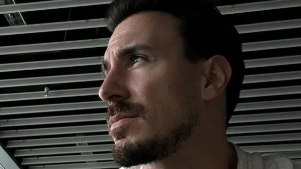 Виктор Стоянов има строги критерии.