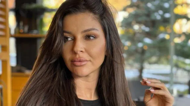 Дебора се прочу с пиянските си изцепки.