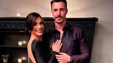 Александра Гърдева се появи с черна рокля на партито след финала на предаването