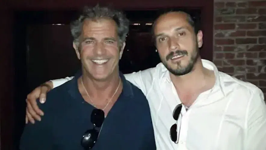 В лентата на Мел Гибсън, Христо играеше ролята на Йоан Богослов.