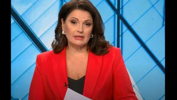 Ани Салич показва новата пазва.