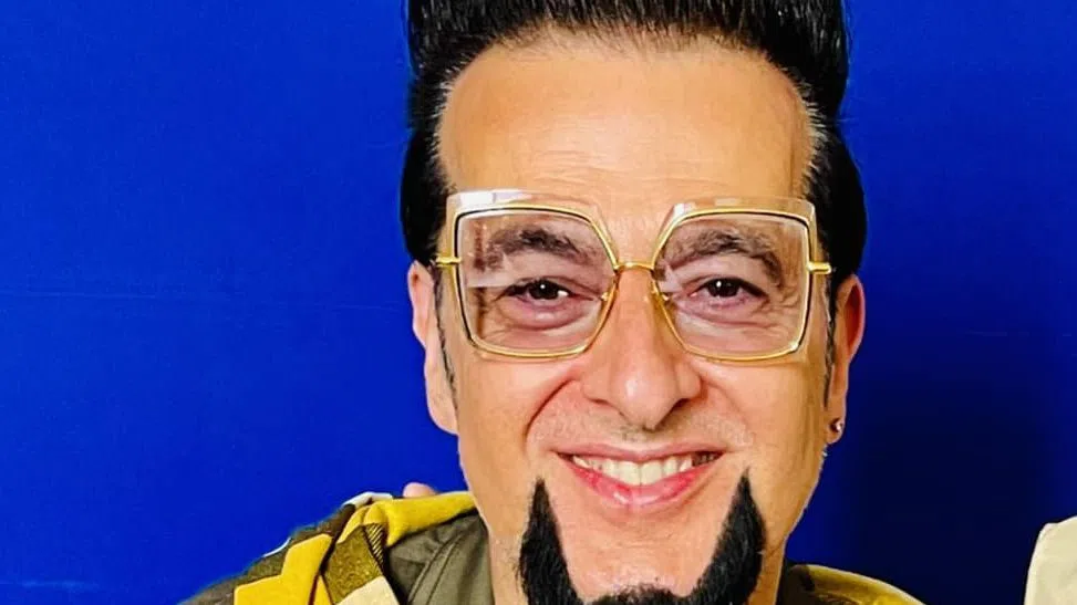 Евгени Минчев се превърна в сензация заради пиянско клипче.