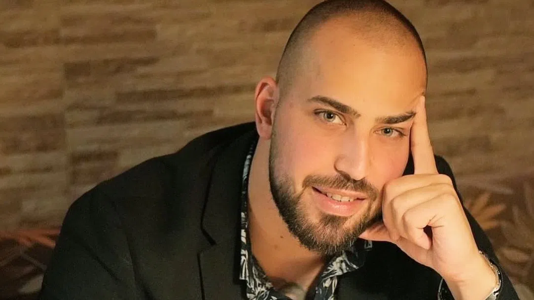 Виктор е в добри отношения с всички съквартиранти без Марио.