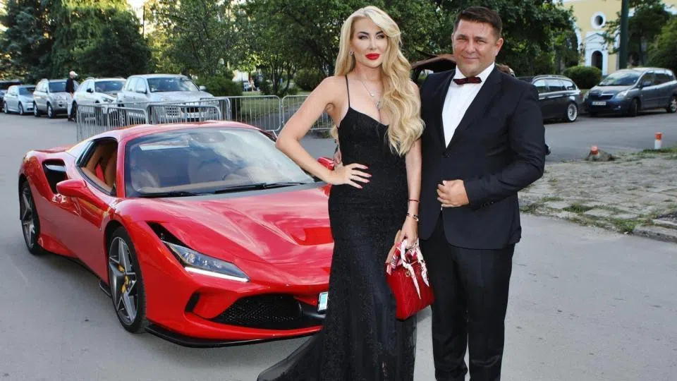 Антония Петрова с мъжа си.