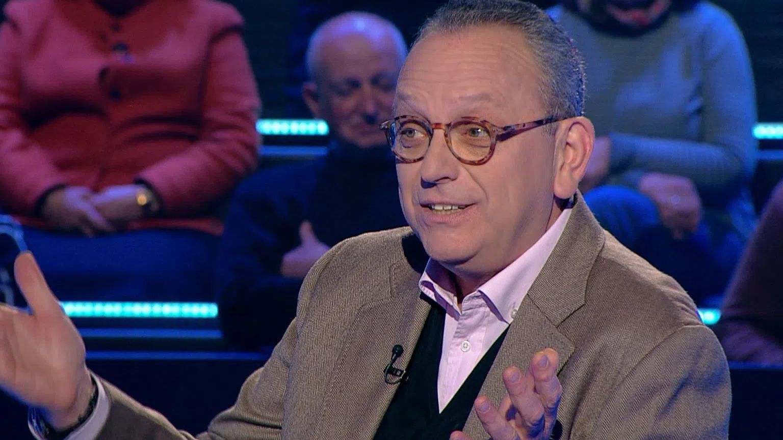 Петър Стоянович води еднократно.