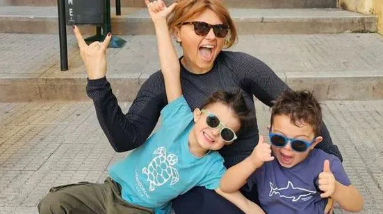 Петя Дикова със синовете си