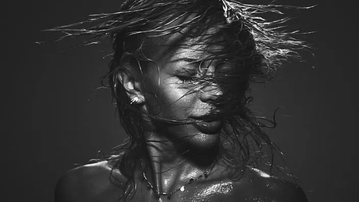 Жанета Осипова е сравнявана с Чарлийз Терон.