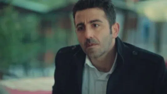 Фатих Коюноолу нашумя у нас с ролята на Акиф от сериала  „Завинаги“.