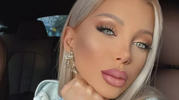 Емануела е типичното Барби.