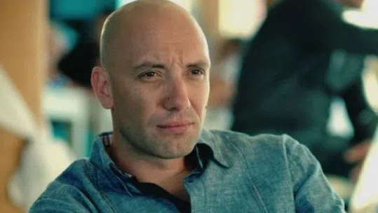 Иво Андонов, в чиято роля се вихри Захари Бахаров.