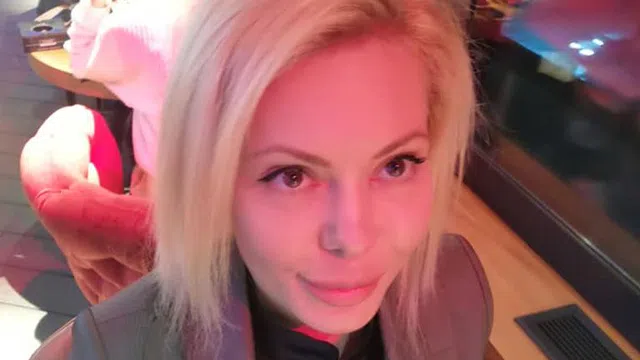 Албена Вулева е рецепционистка в Кипър.