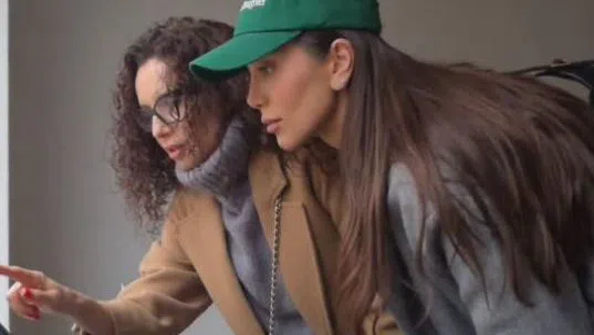 Богданска и Сано подготвят апартамента