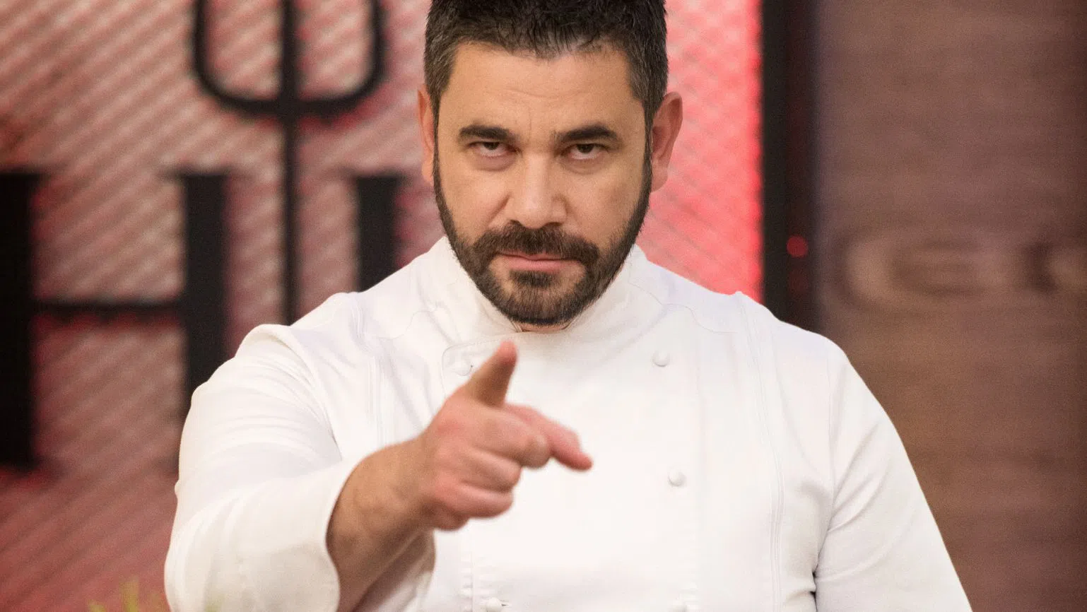 Виктор Ангелов изгони един от най-колоритните си участници.