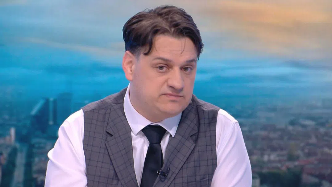 Мариан Бачев се пошегува със ситуацията.