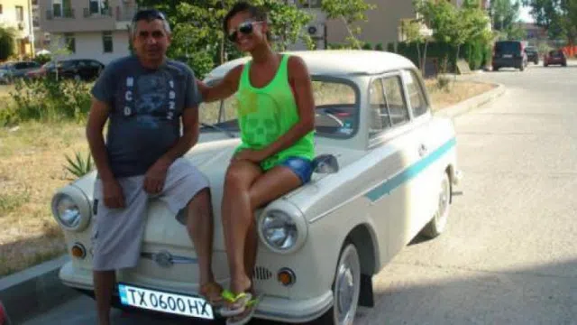 Преслава поддържа трабанта финансово.
