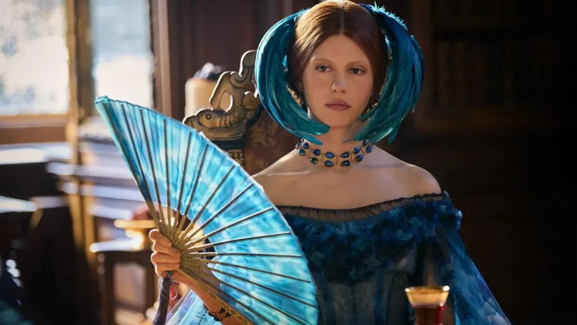 Миа Гот е в ролята на Елизабет Лавенза, годеница на Виктор Франкенщайн в едноименния филм на Гийермо дел Торо.