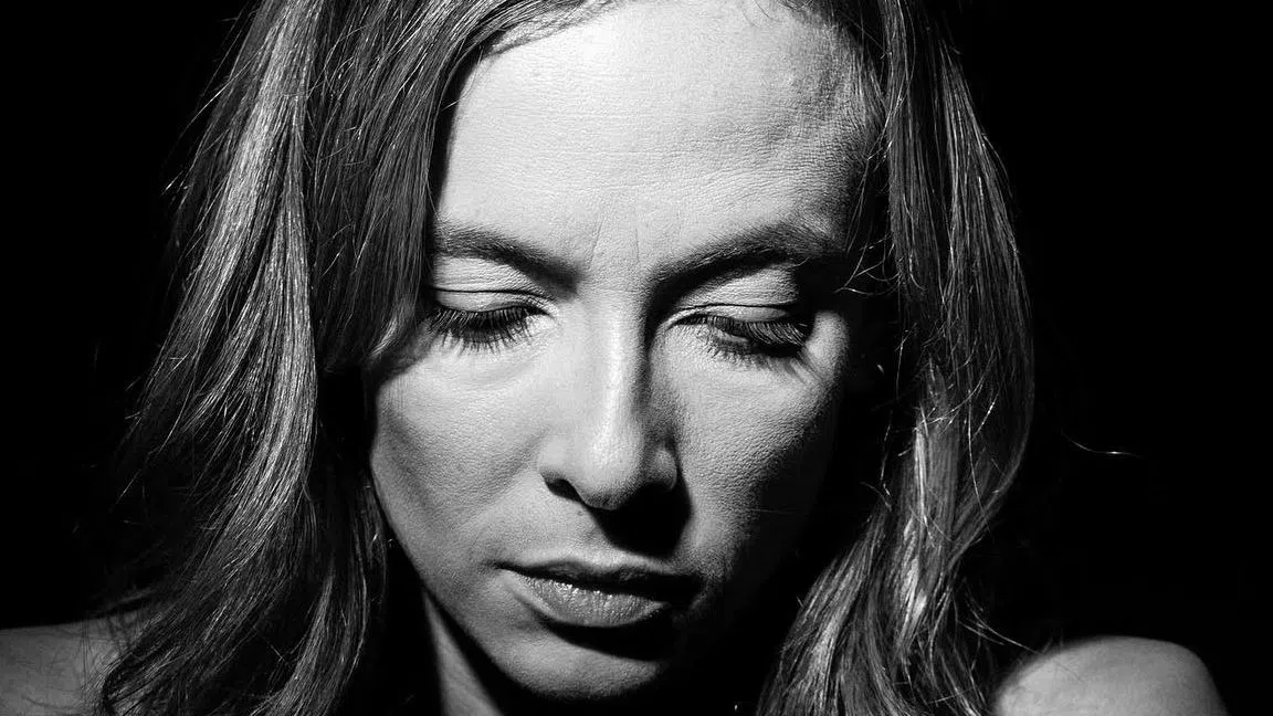 В ролята на главната героиня, Анджела, се превъплъщава Весела Бабинова. Снимки: Фелия Барух