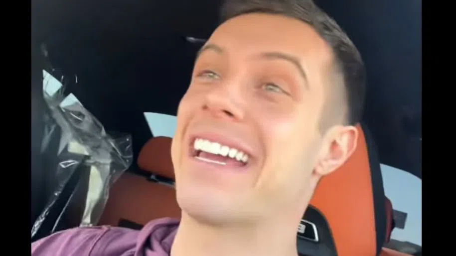 Филип Буков пак е в ексцесия.