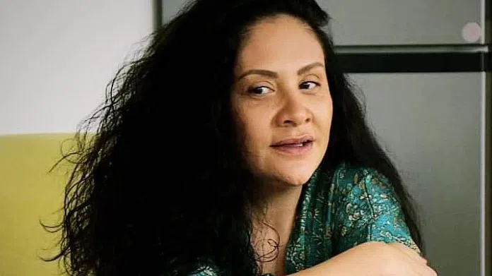 Мариана Попова