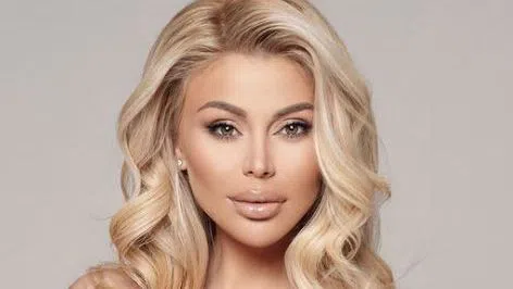 Мина времето на разголените фотосесии за Светлана.