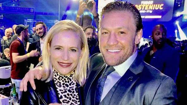 Конър Макгрегър и Дейзи Ланг се запознаха в София.