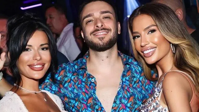 Тита с Криско и сестра си