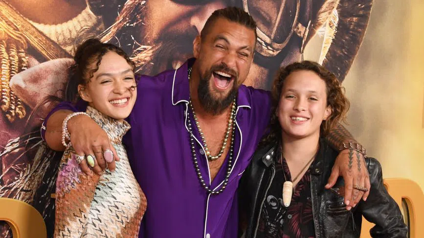 Джейсън Момоа с дъщеря си Лола и сина му Наkoa-Уолф. Снимка: Getty Images