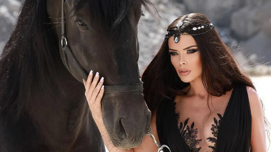 Според феновете Преслава пеела така добре, защото е ромка.