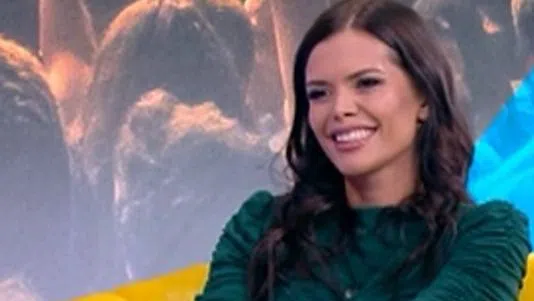 Певицата го докарва на лошо копие на Майкъл Джексън.