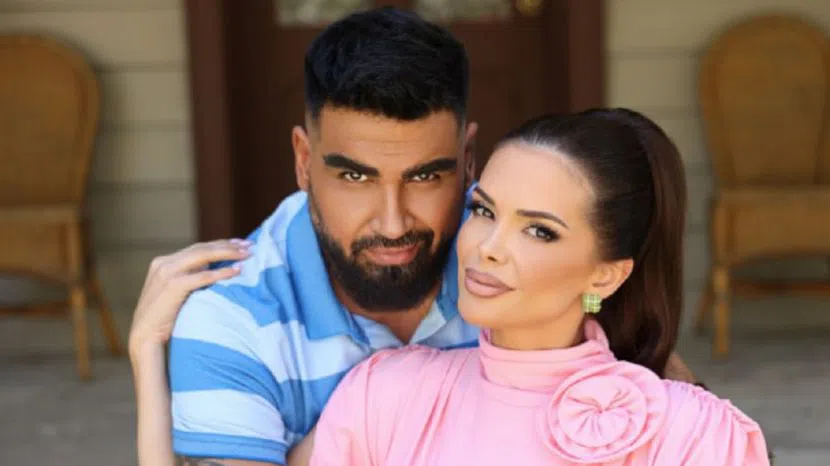 Азис се похвали с тениска от секънд хенд магазин, с която позира до Преслава.