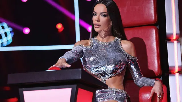 Галена заминава зад океана за Нова година.