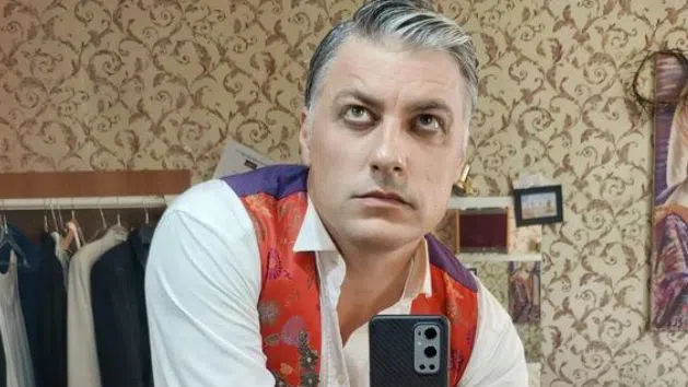 Владо Карамазов от години се носи гладко избръснат.