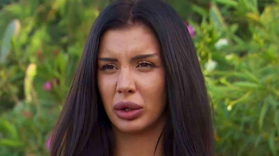 Габи е разочарована от подаръка