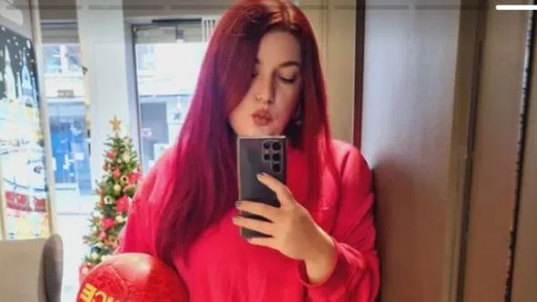 Ето с тази снимка Пам търси нови запознанства в Тиндер.