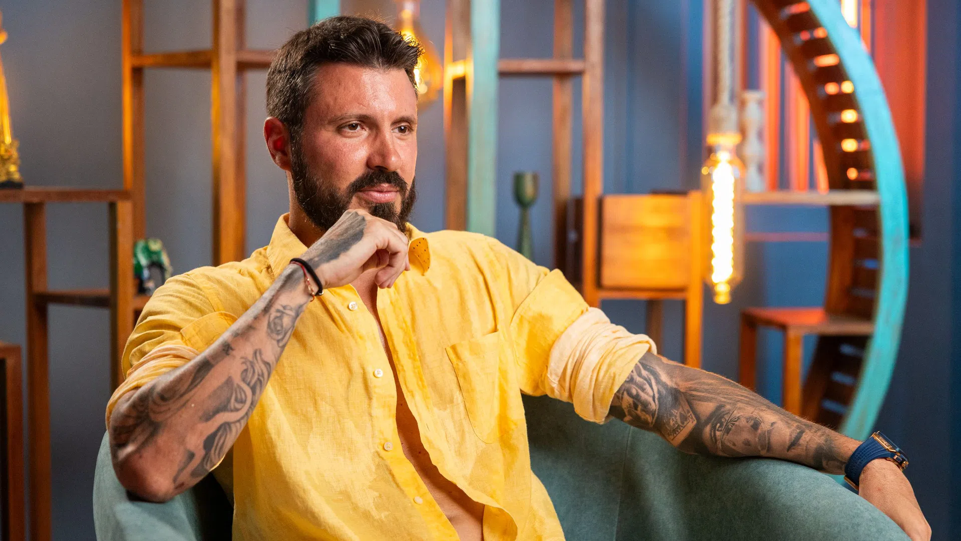 Мартин определи един от старите ергени като абсолютен папагал.