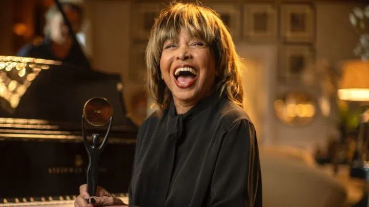 Тина Търнър си отиде в Швейцария.