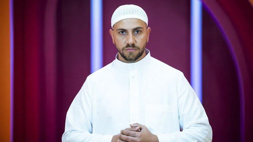 Мути влезе в обяснителен режим за гейове.