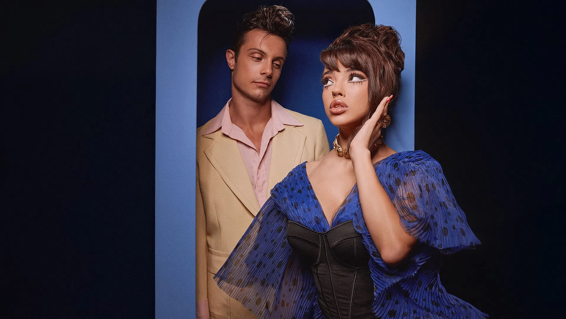 Филип Буков с роля в новото видео на Дара.