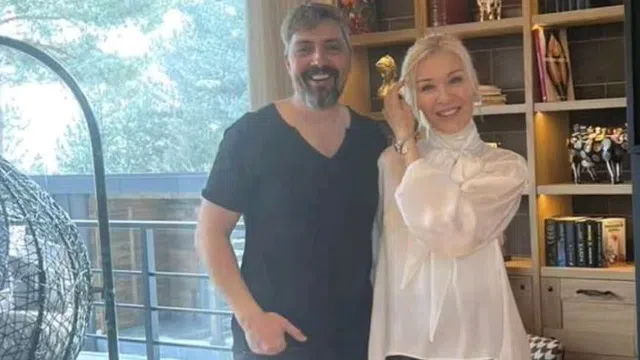 Гала и Стефан щастливи в новия им дом.