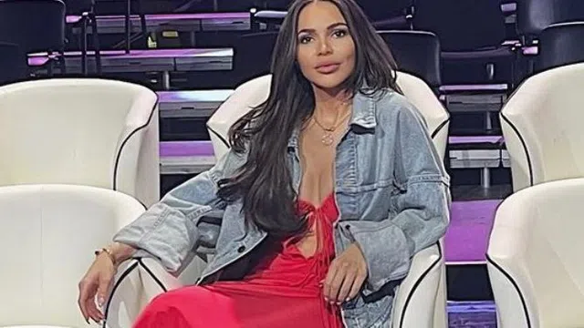 Алисия алармира за измамата.